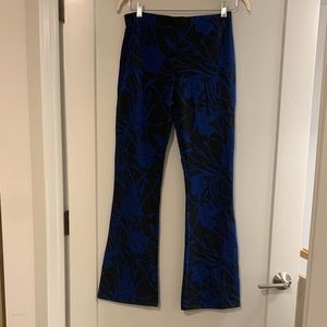 Zara jacquard flared pants blue/black. Never worn. Tags on.
